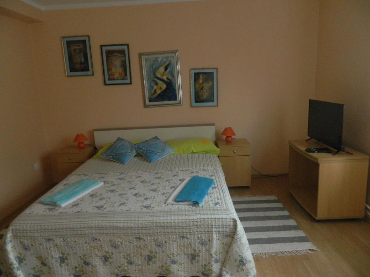 Apartments Vila Vanda Porec Exterior photo