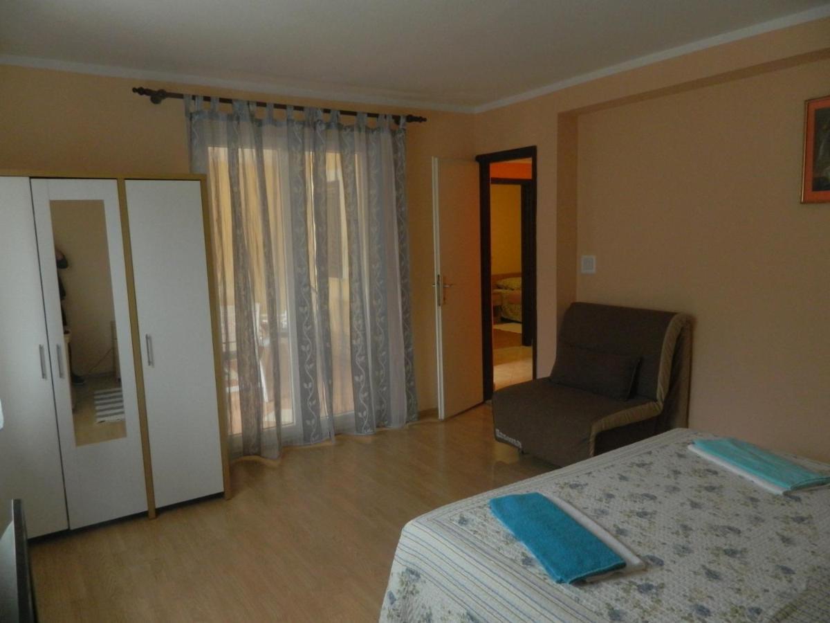 Apartments Vila Vanda Porec Exterior photo