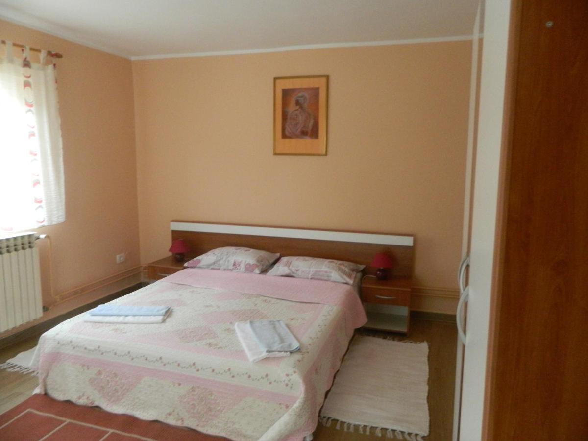 Apartments Vila Vanda Porec Exterior photo