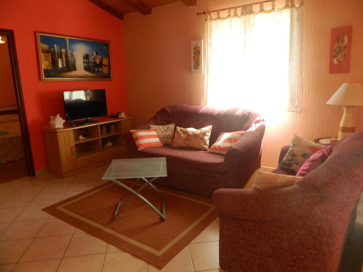 Apartments Vila Vanda Porec Exterior photo