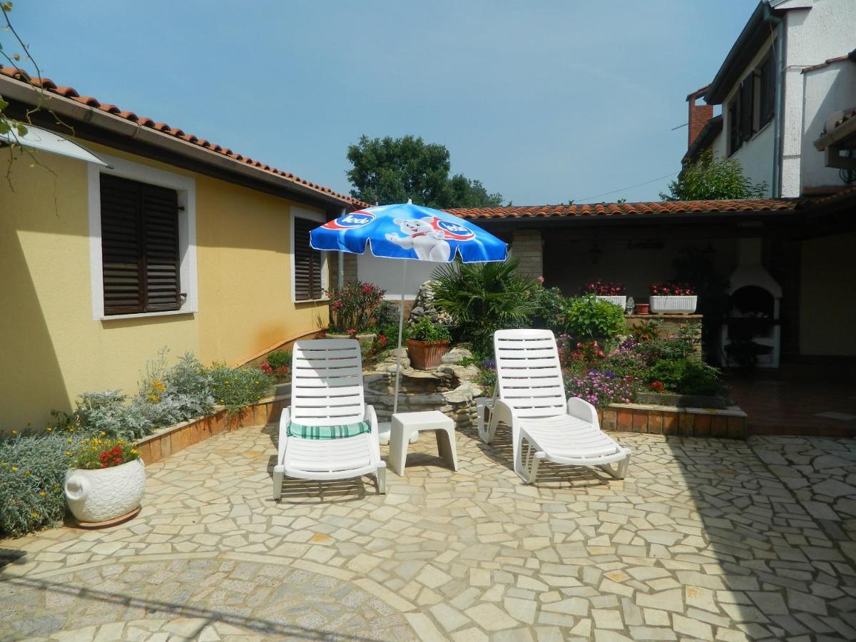 Apartments Vila Vanda Porec Exterior photo